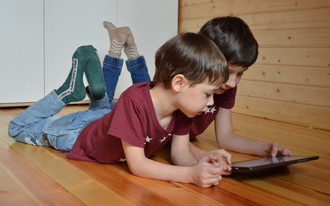 Navigating the Digital Age: How Summer Camps Can Foster Healthy Tech Habits in Kids